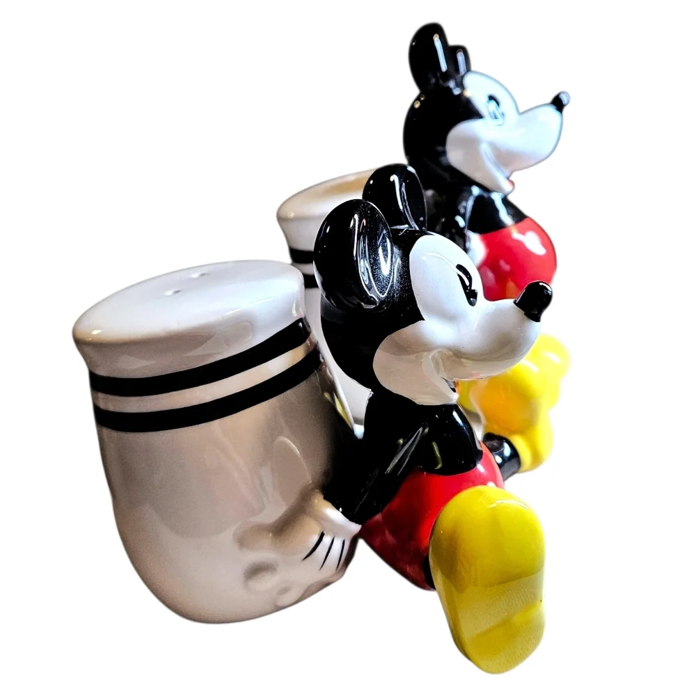 Disneyana Collectible Mickey Mouse Salt & Pepper Shaker Set Gibson Retro Pie Eye